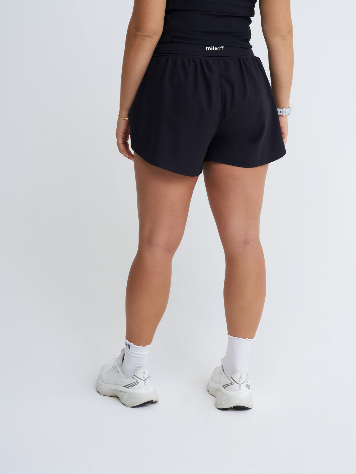 Flowy Short in Black