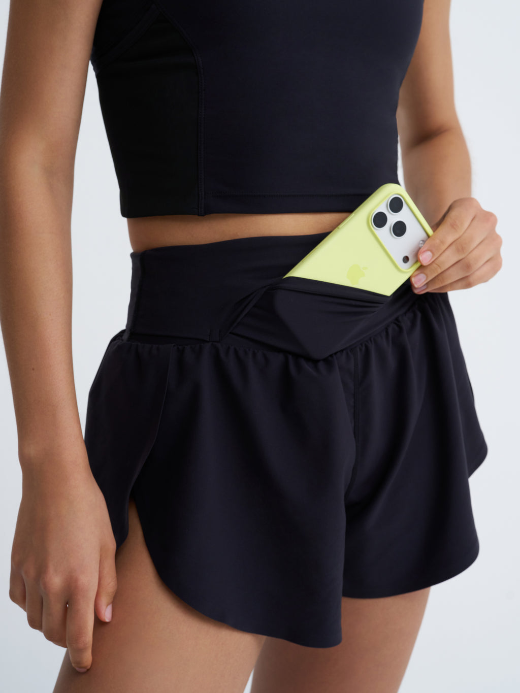 Flowy Short in Black