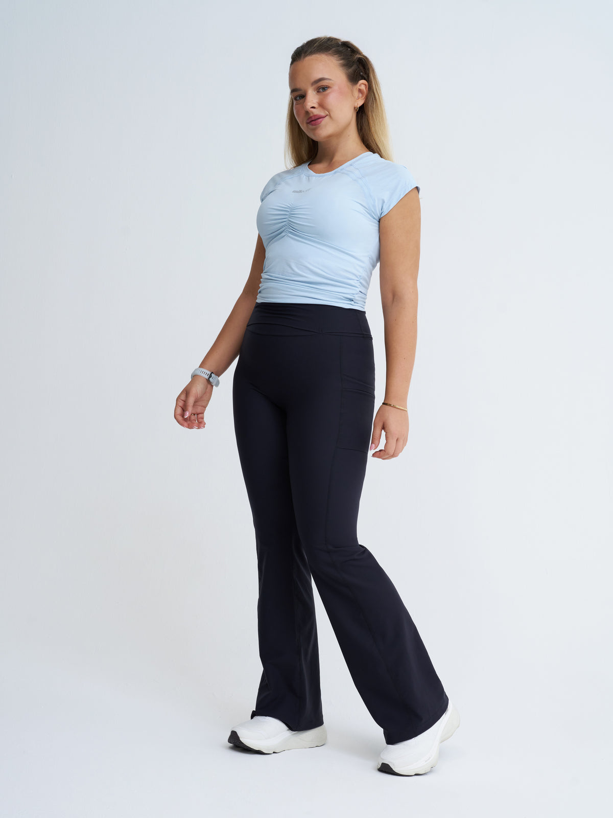 Ultimate Run Flares in Black