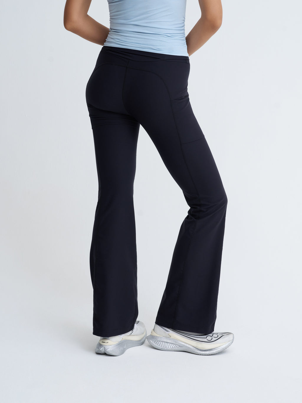 Ultimate Run Flares in Black