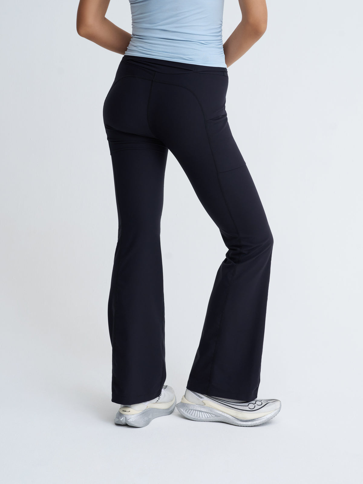 Ultimate Run Flares in Black