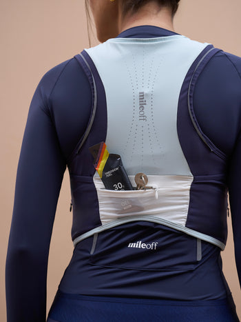 Hydration Run Vest in Night Sky Navy/Ether Green